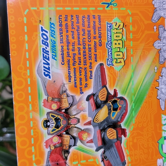 Rare Transformer Go-Bots Silver-Bot Flying Fists launching action Playskool New - Picture 7 of 10